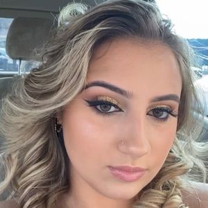 Meet your Posher, Yasmin